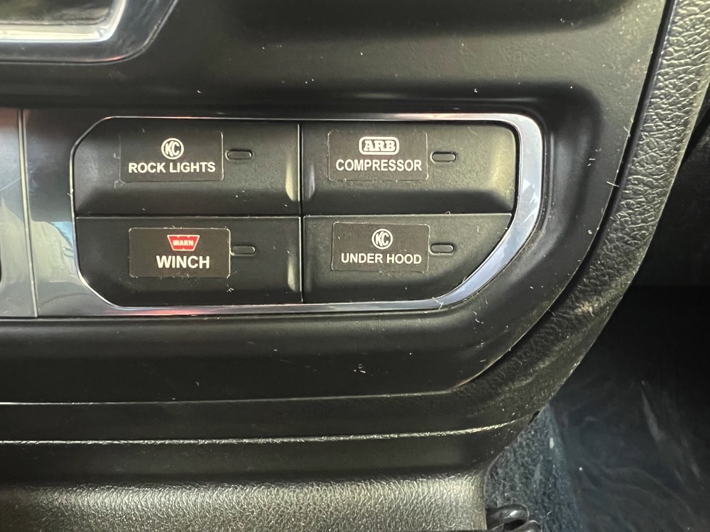 Jeep Gladiator Aux Switches - What are you putting on them? 03_DashAccessories_3