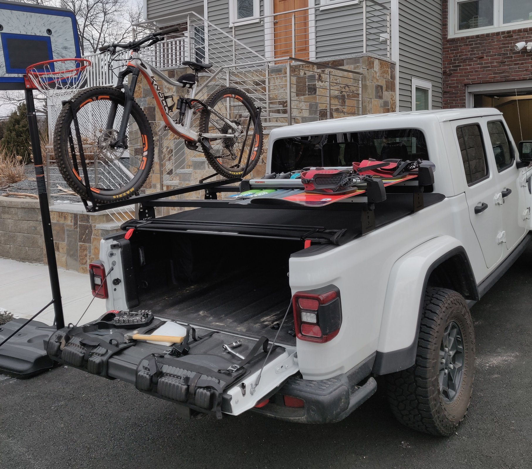 What is the best option for hauling skis? | Jeep Gladiator Forum -  