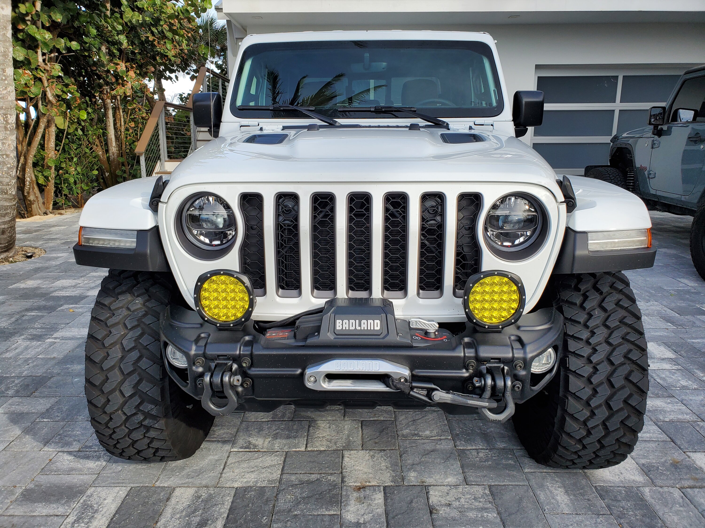 Jeep Gladiator Looking to replace my front bumper with............Thoughts? 20221224_150437