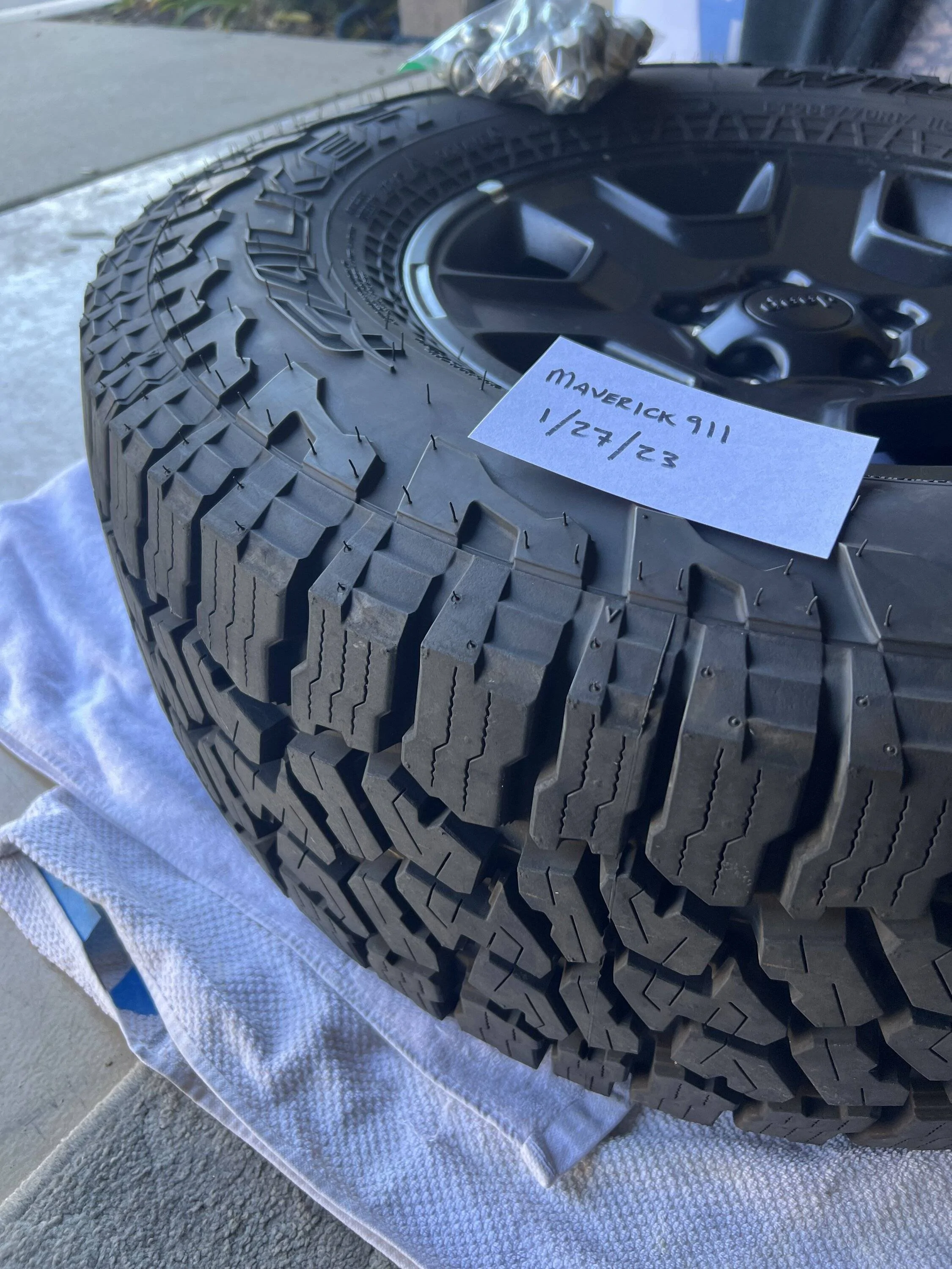 california-mojave-wheels-with-falken-wildpeaks-jeep-gladiator-jt