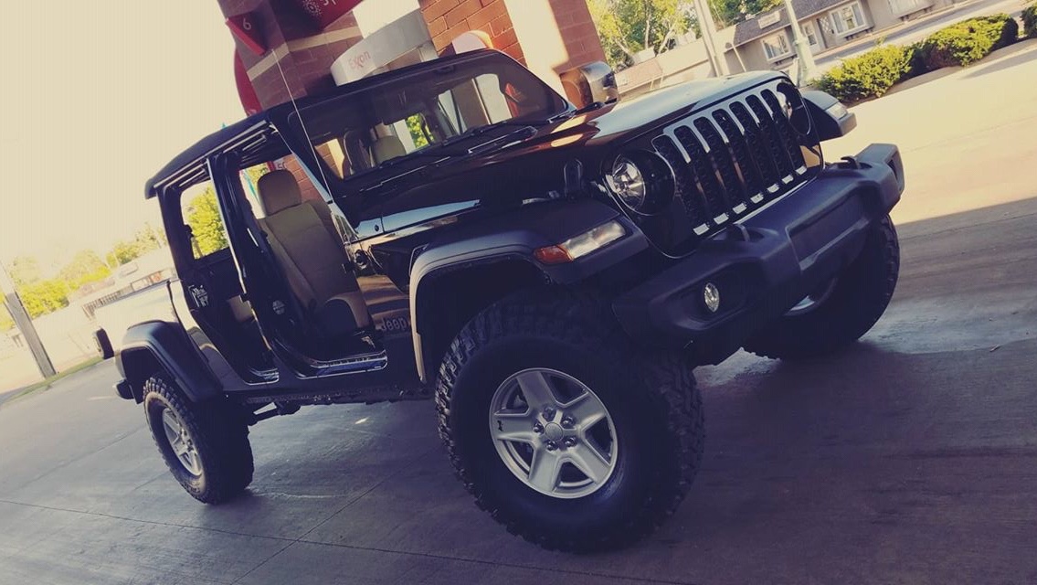 Let's see 'em - Larger tires on Sport S wheels | Jeep Gladiator Forum