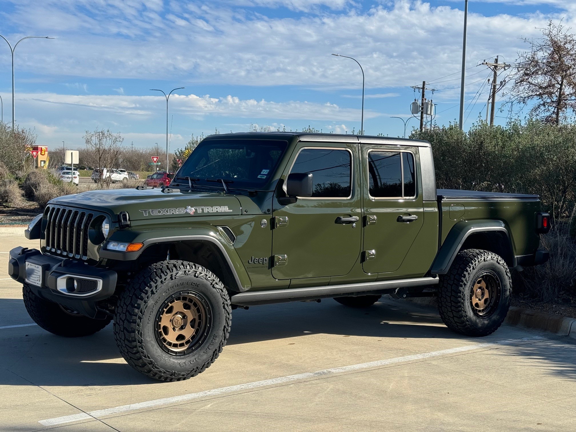 Jeep Gladiator Lets see those 17" RIMS ! After 1