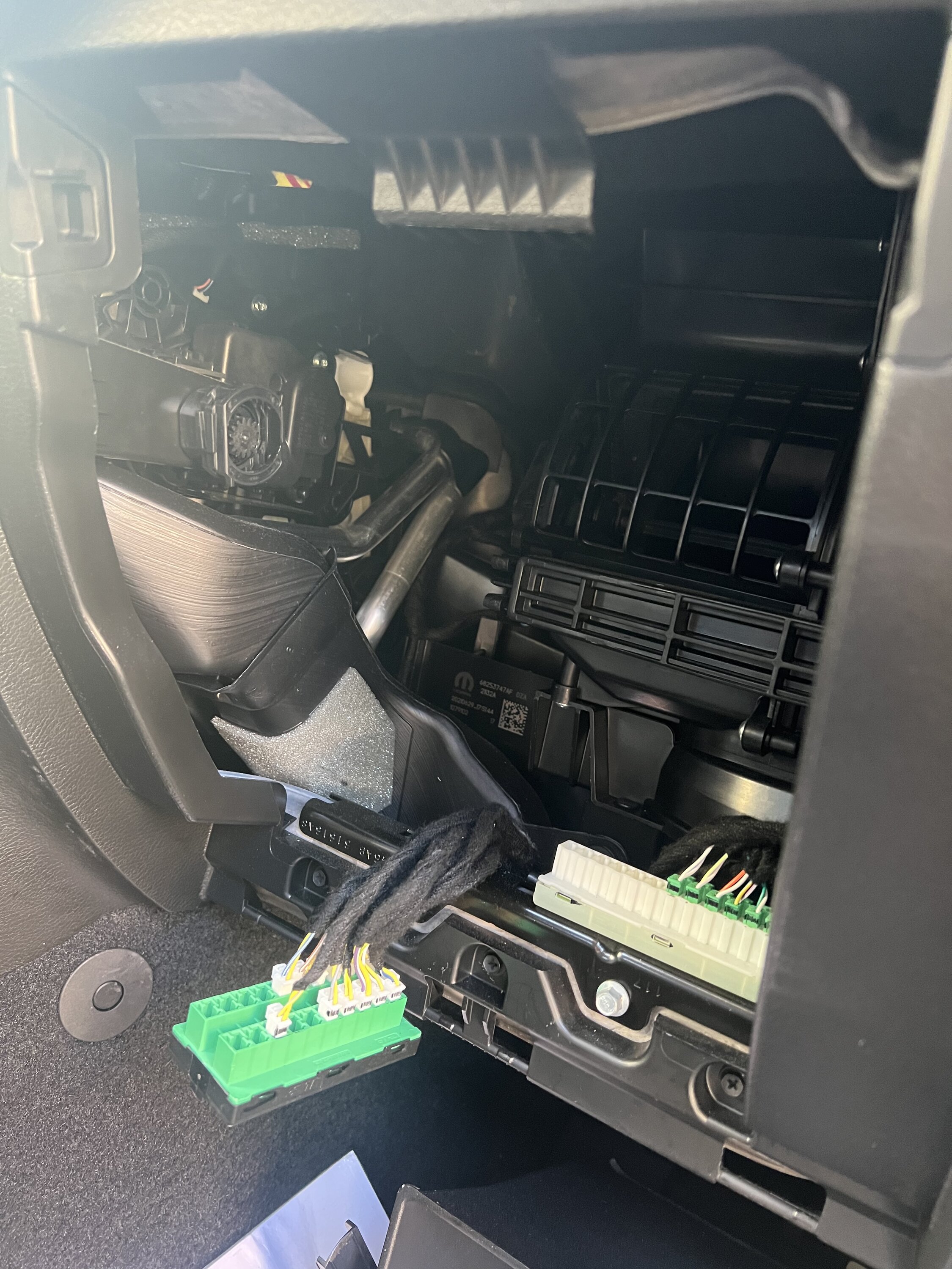 What's behind the glove box? Stolen Jeep | Jeep Gladiator Forum -  
