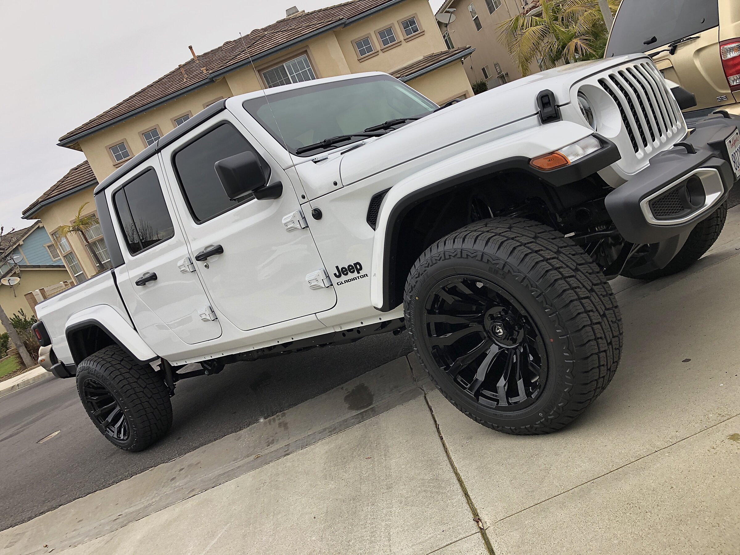 California - 20” fuel blitz's rims & tires | Jeep Gladiator Forum -  
