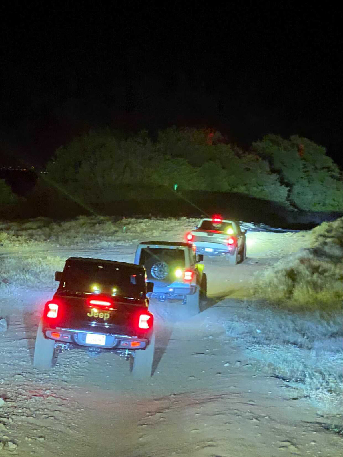 Jeep Gladiator Night Run! 🌔 DD0E2C4E-12C4-4567-8FF1-C51012770BF2