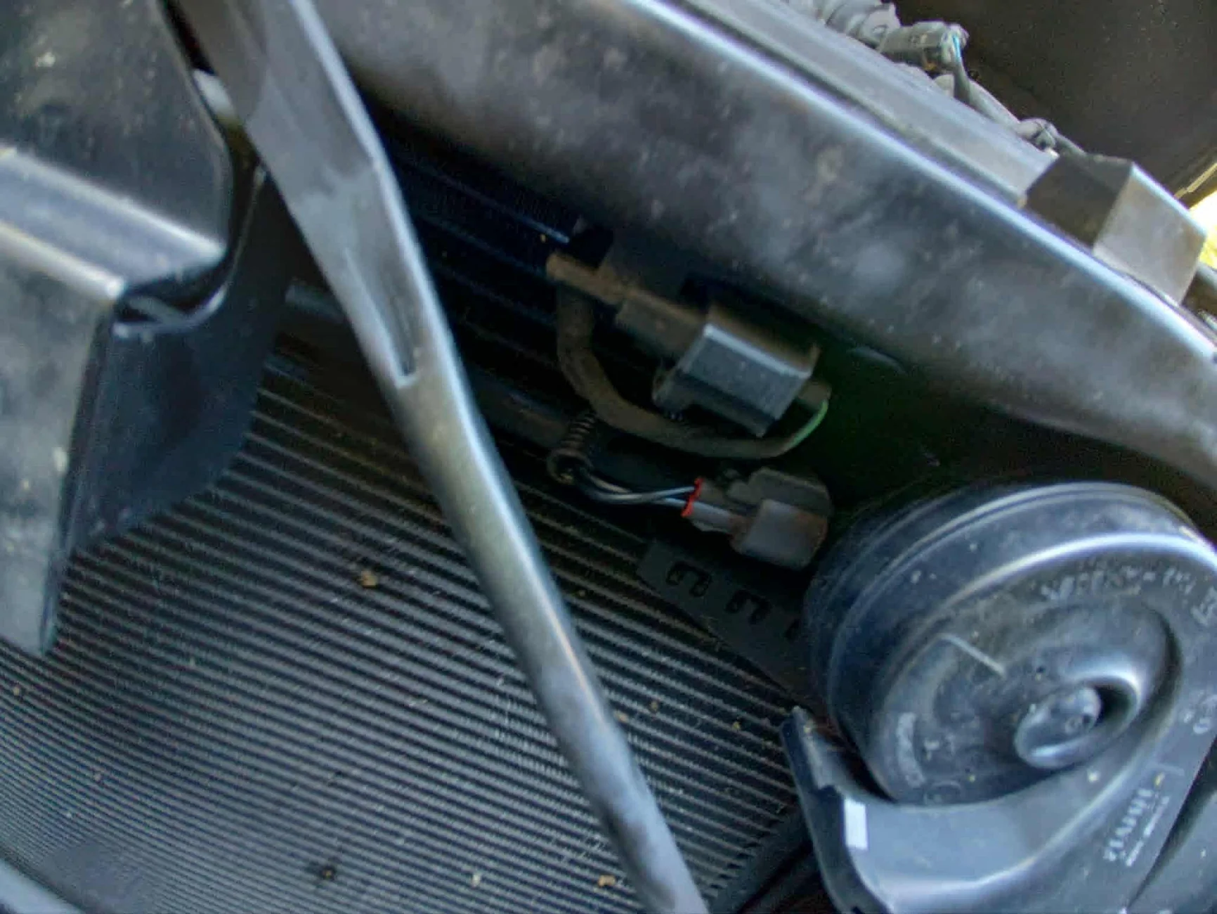 Jeep Gladiator Louder Horn no cut harness {filename}