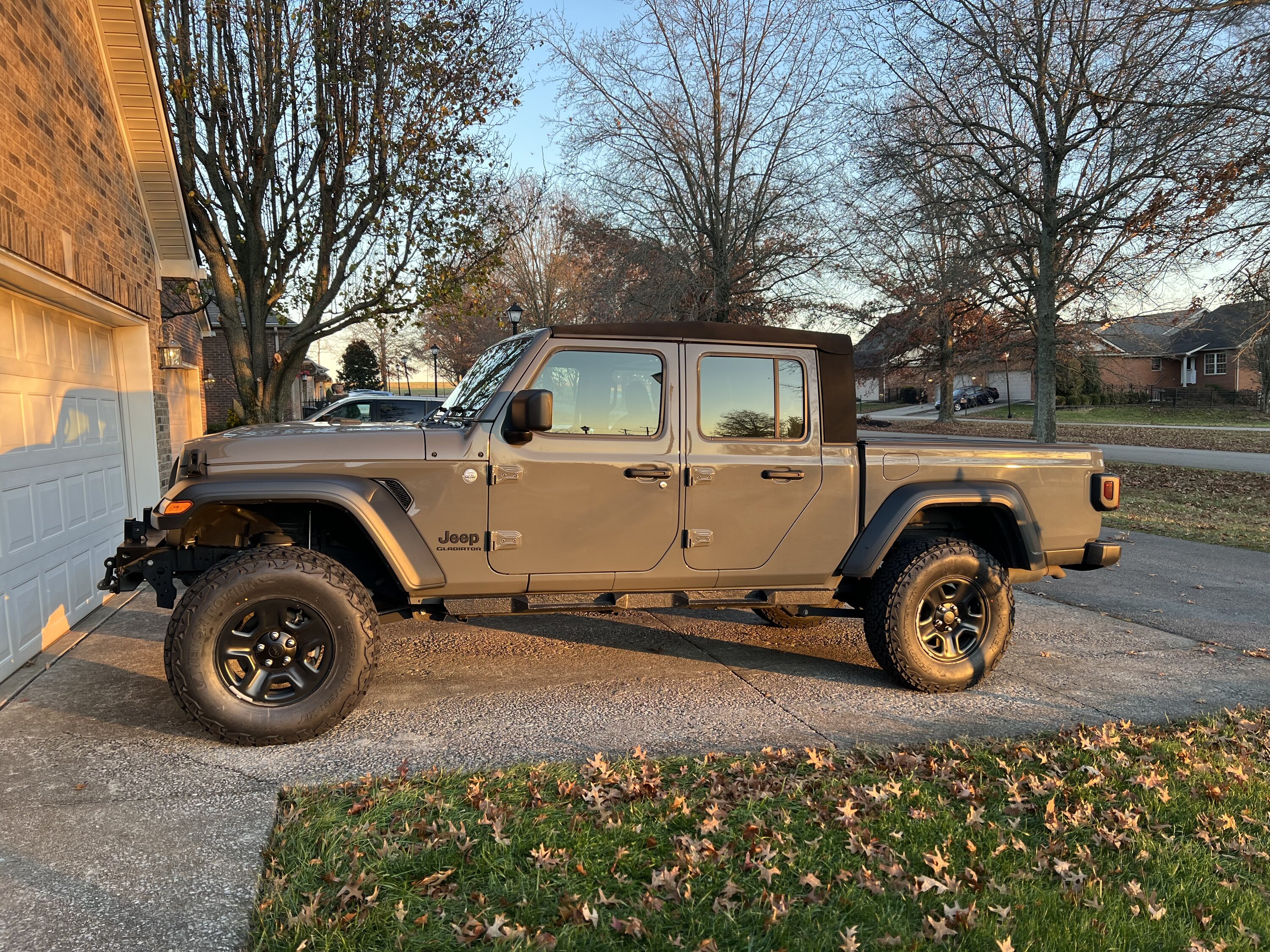 Jeep Gladiator Throwback Thursday!!! Let's see those trade-ins vs what you have now photos!!! IMG_0708
