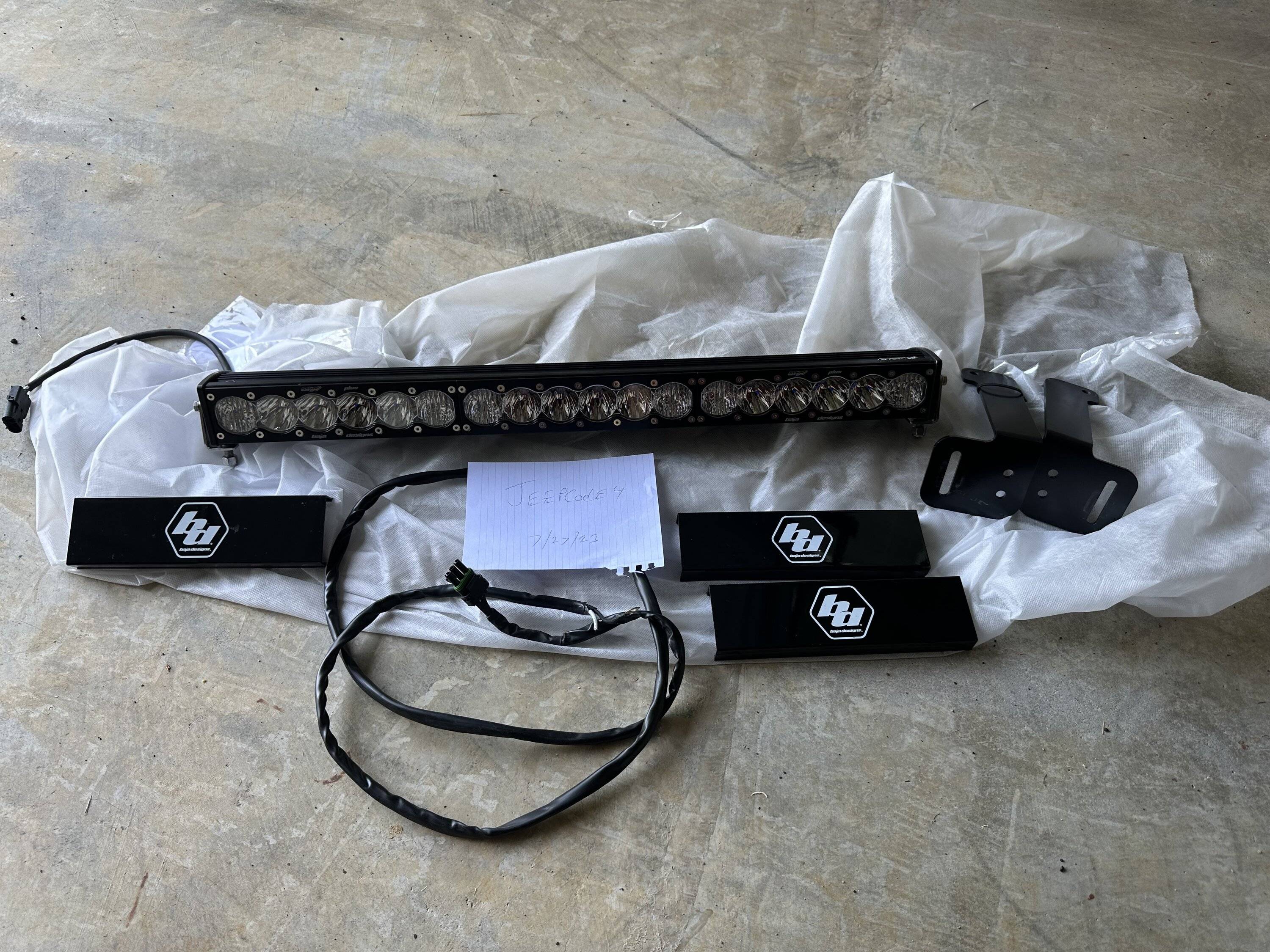 Baja Designs 2018+ Jeep Wrangler JL/JT OnX6+ 30in Bumper LED Light Bar Kit w/ Upfitter