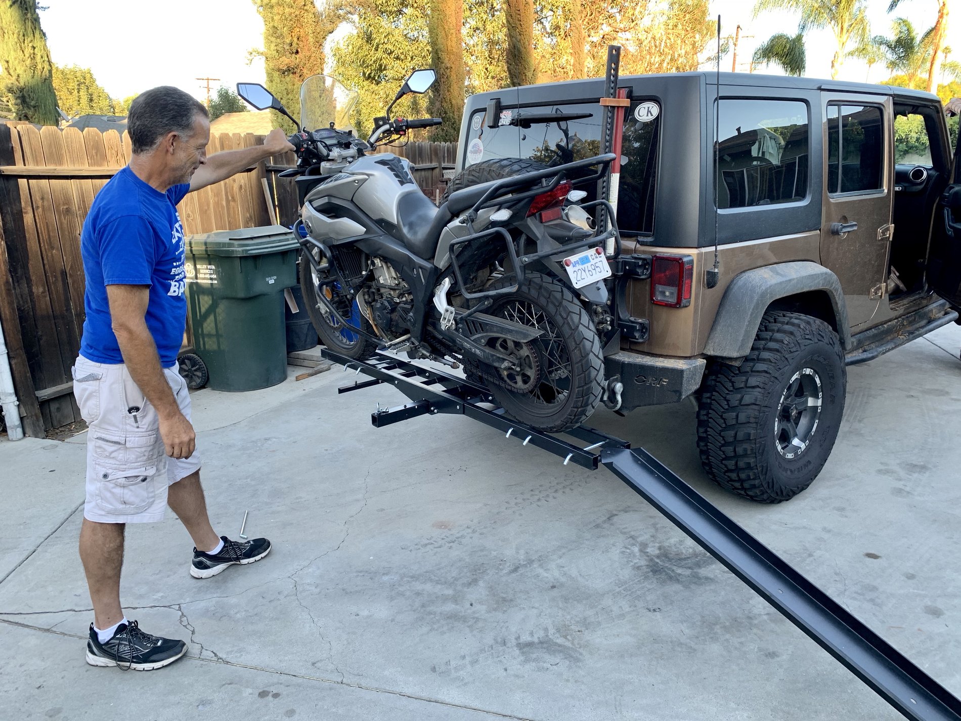 Trailer Hitch Motorcycle Carrier Confusion | Jeep Gladiator (JT) News