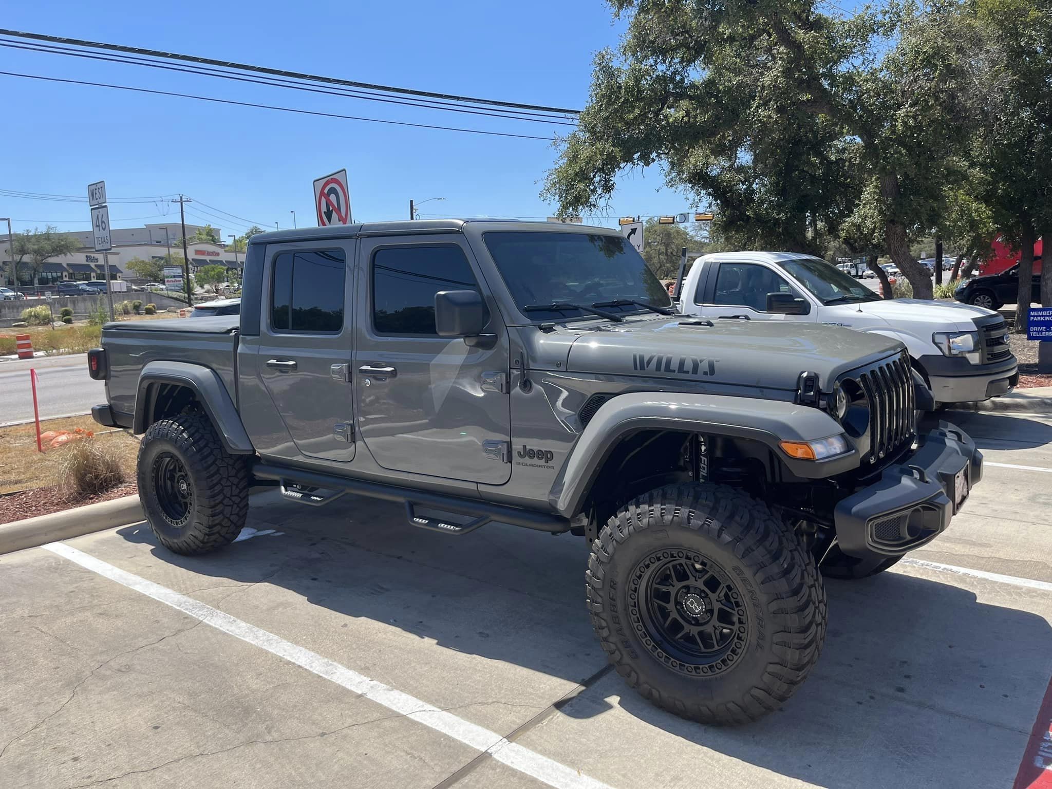 Jeep Gladiator Bought instead of built Maximus