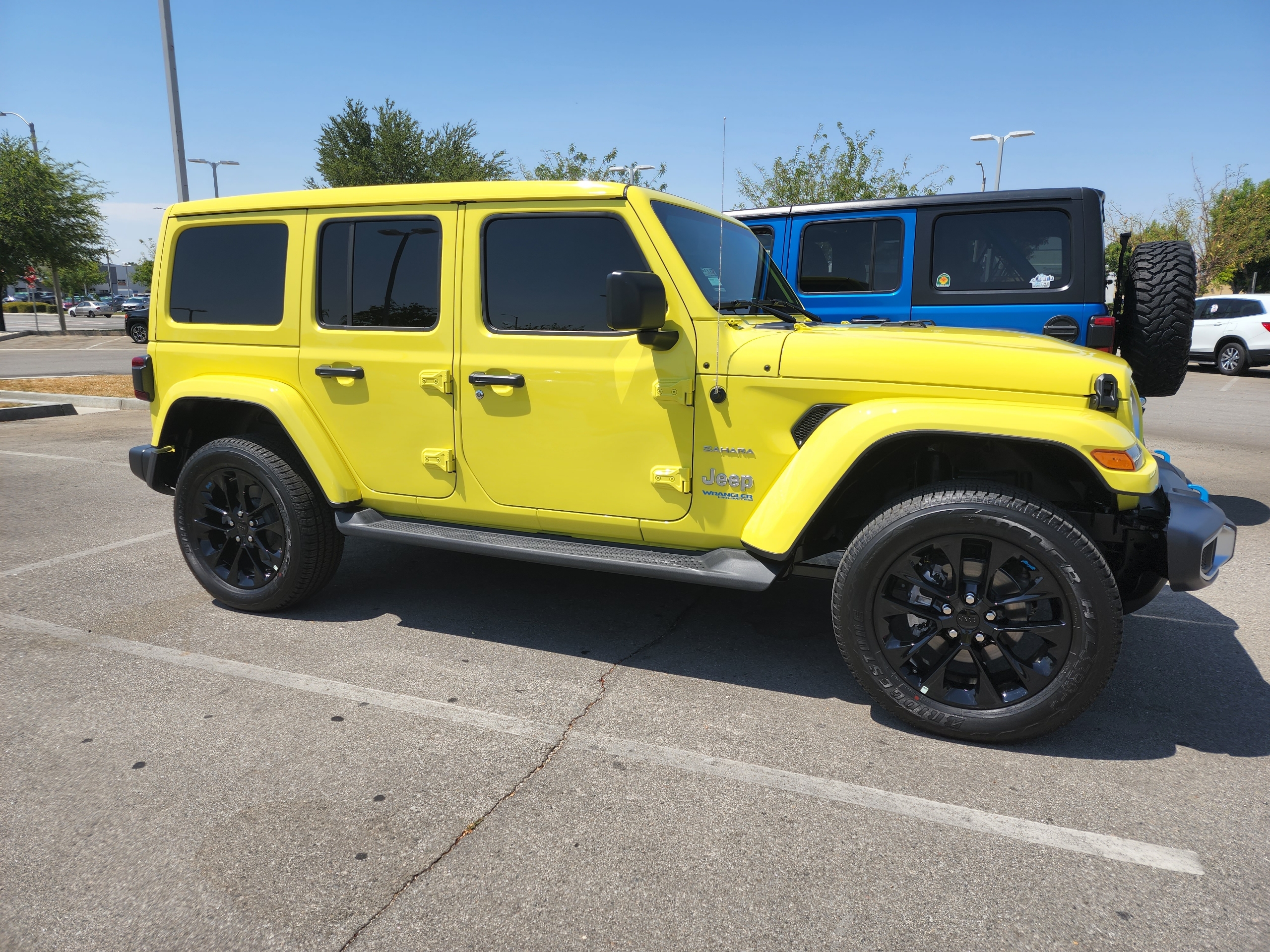 Jeep Gladiator High Velocity Yellow Color Introduced For 2023 Jeep Gladiator Resized_20220729_143526(1)