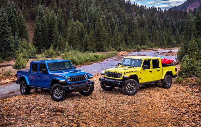 2024 Jeep Gladiator debuts with new grille, interior, more options and upper trim levels