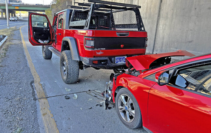 This is How Tough The Lifted Gladiator Can Be