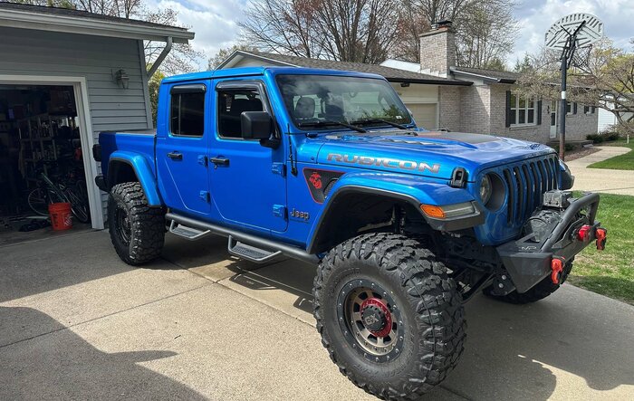 Clayton 3.5 Overland and .5 Teraflex Level Spacer Installed on Front Springs