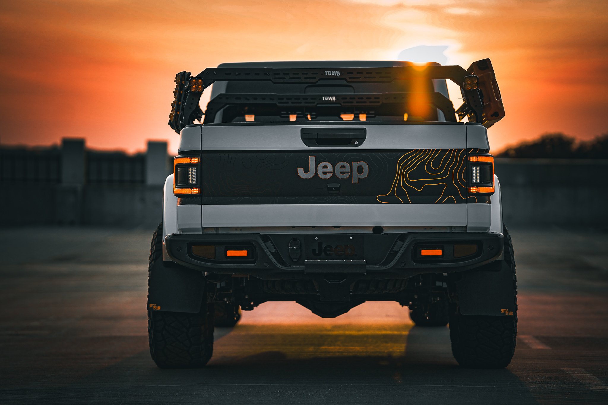 The innovative and sturdy TUWA Pro Shiprock Mid Rack System! [Group